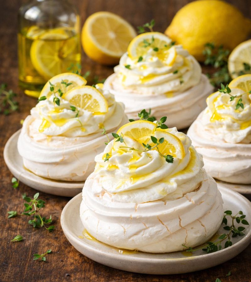 Beza cytrynowa z kremem mascarpone i oliwą z cytryny 1 Beza cytrynowa z kremem mascarpone i oliwą z cytryny