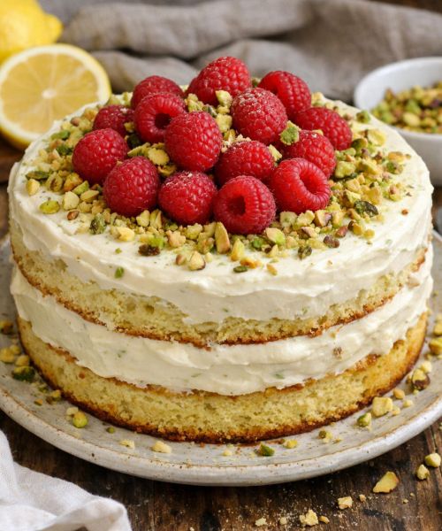 Tort „Cytryna & Pistacja” z kremem mascarpone